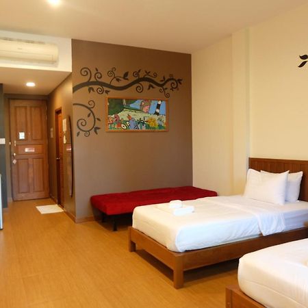 The Win Hotel Bang Saphan Extérieur photo