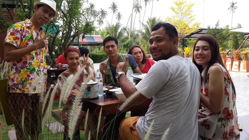The Win Hotel Bang Saphan Extérieur photo
