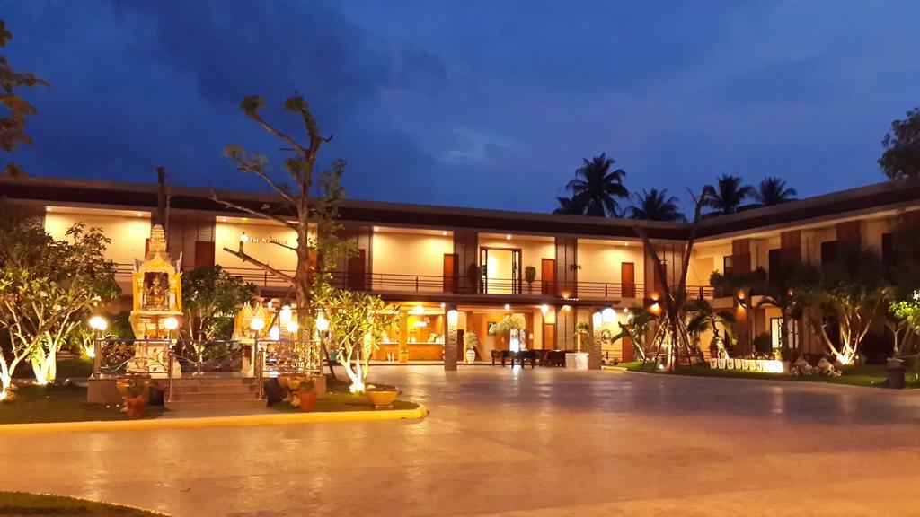 The Win Hotel Bang Saphan Extérieur photo