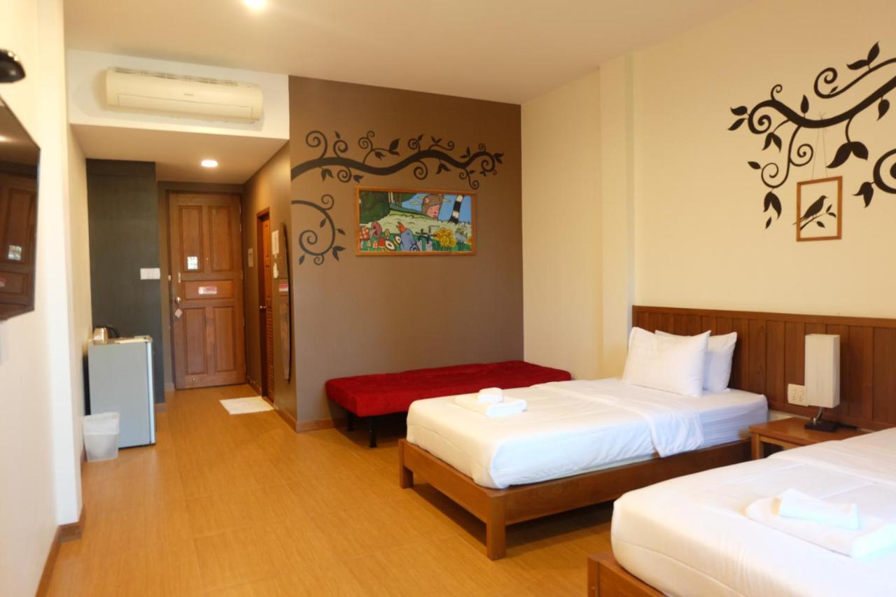 The Win Hotel Bang Saphan Extérieur photo