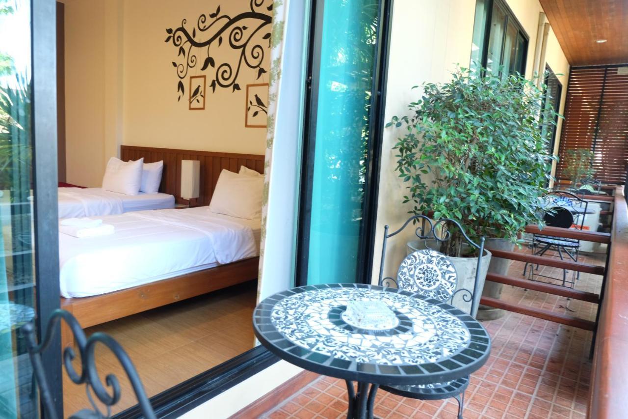 The Win Hotel Bang Saphan Extérieur photo